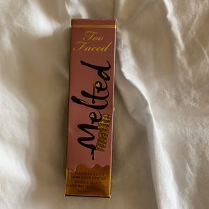 Makeup ( too faced)